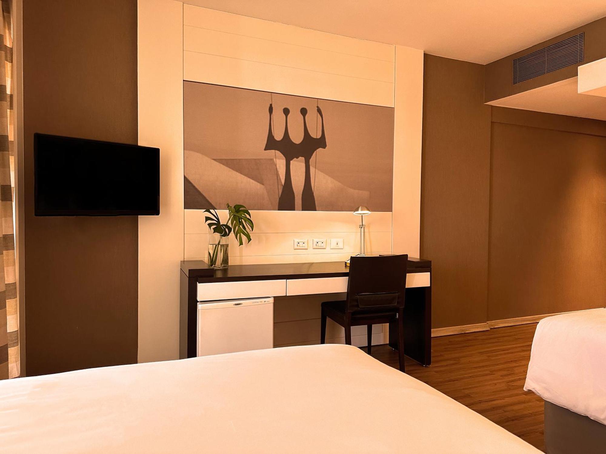 Kubitschek Plaza Hotel 4*