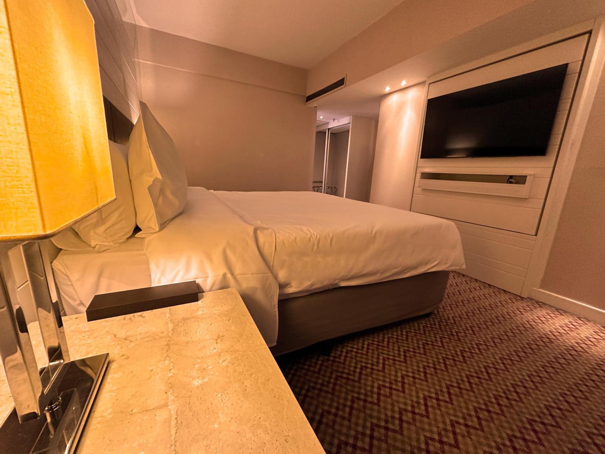 Kubitschek Plaza Hotel 4*